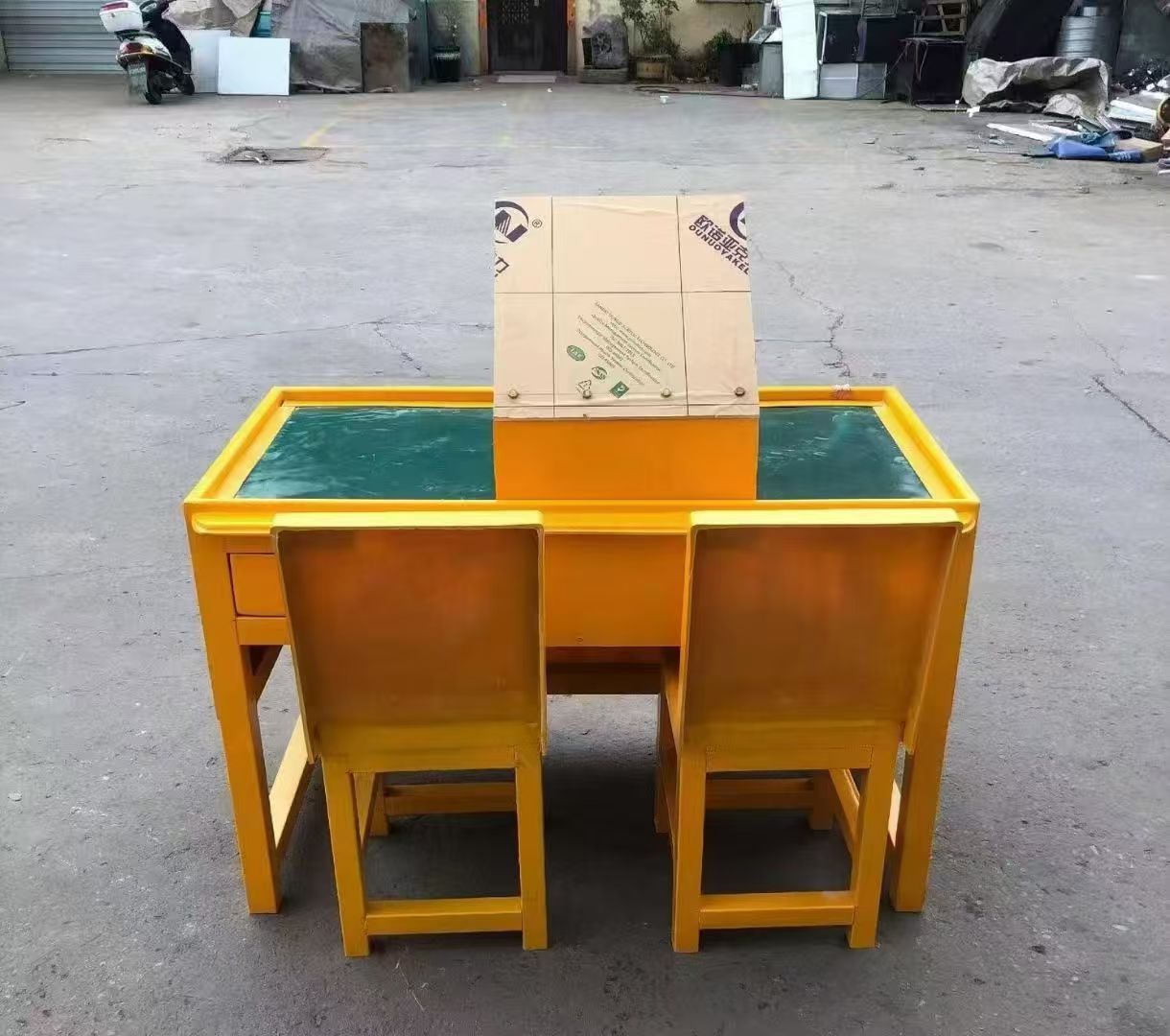 双台子防静电导通桌井下煤矿火工品发放桌：危险品流转的安全守护者